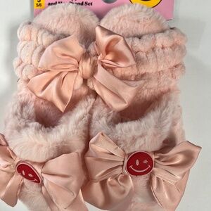 JOE BOXER LADIES SLIPPERS AND HEADBAND SET SIZE SMALL
